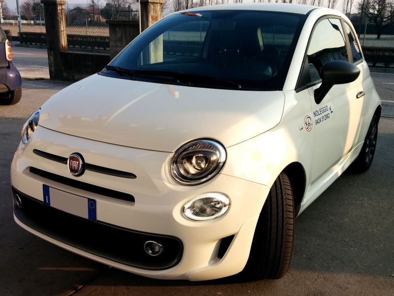 Frontale FIAT 500 a noleggio